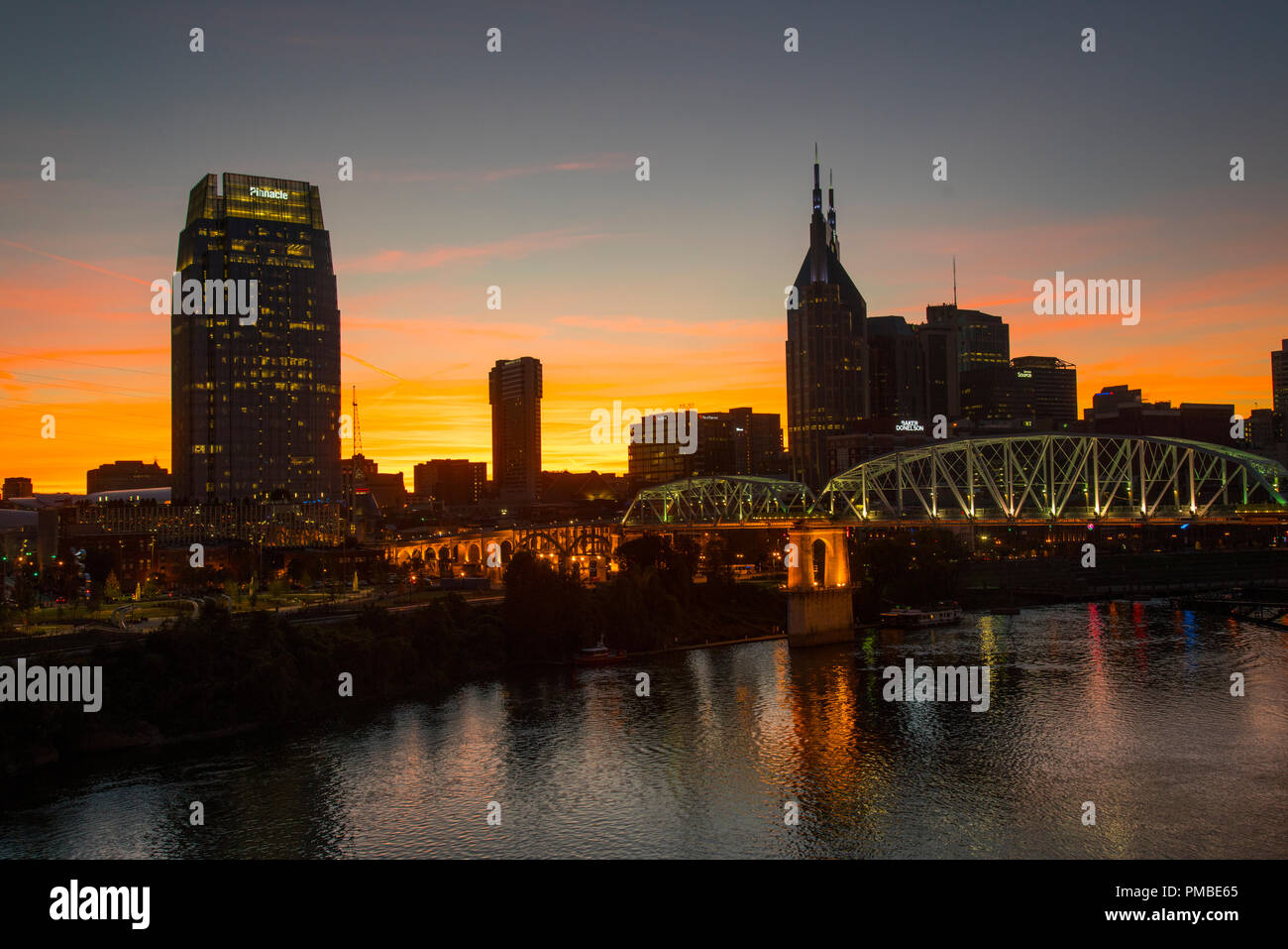 Nashville skyline au coucher du soleil. Nashville, Tennessee. Banque D'Images