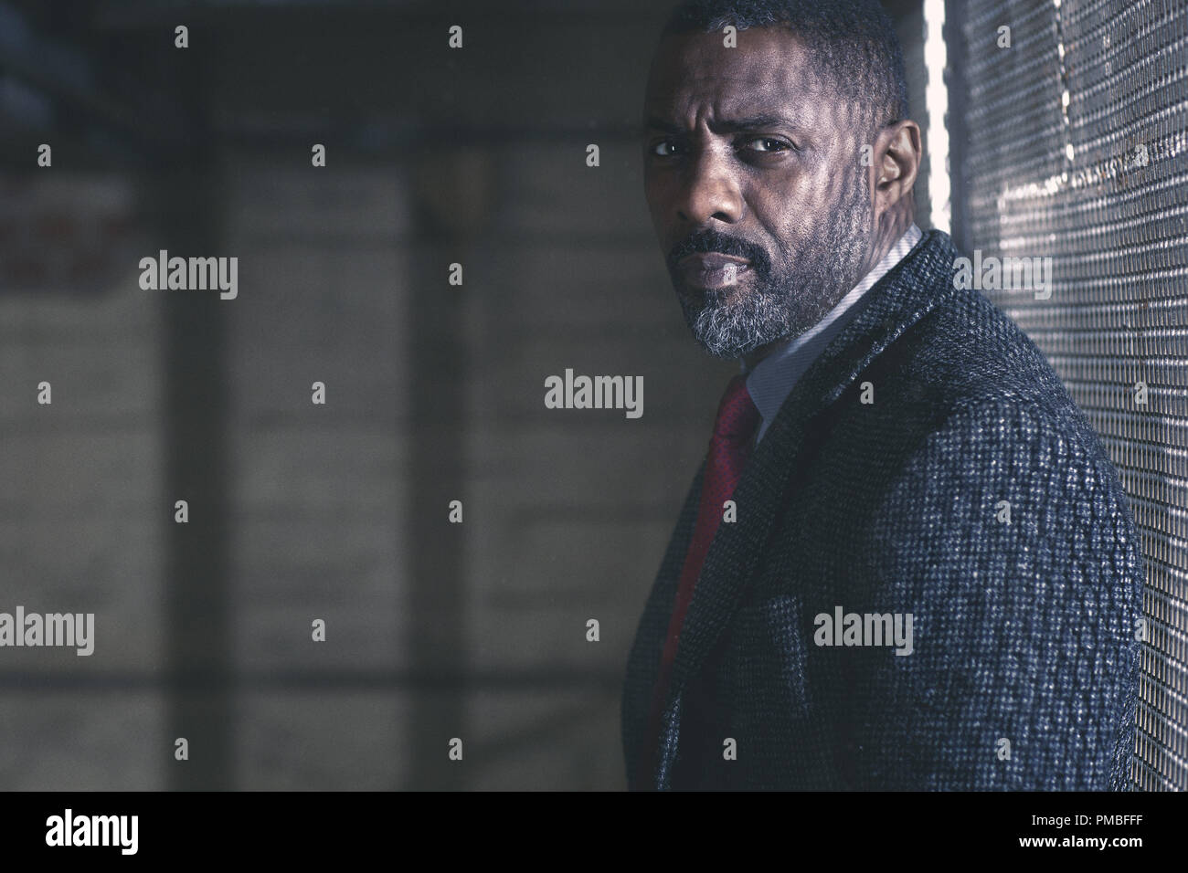 Idris Elba, 'Luther' Saison 4 (2015) BBC Worldwide Banque D'Images
