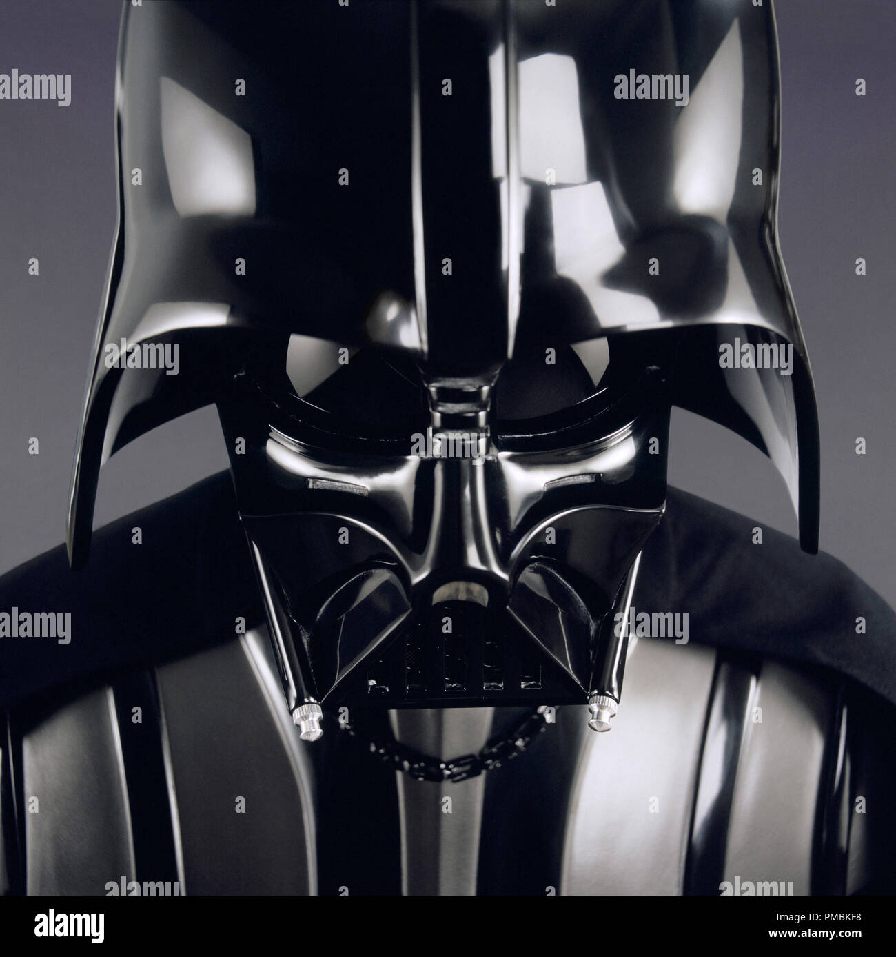 L'homme en noir est de retour ! Les origines de Dark Vador devenu évident dans Star Wars : Episode III - La Revanche des Sith. TM & © 2005 Lucasfilm Ltd. Tous droits réservés. Banque D'Images
