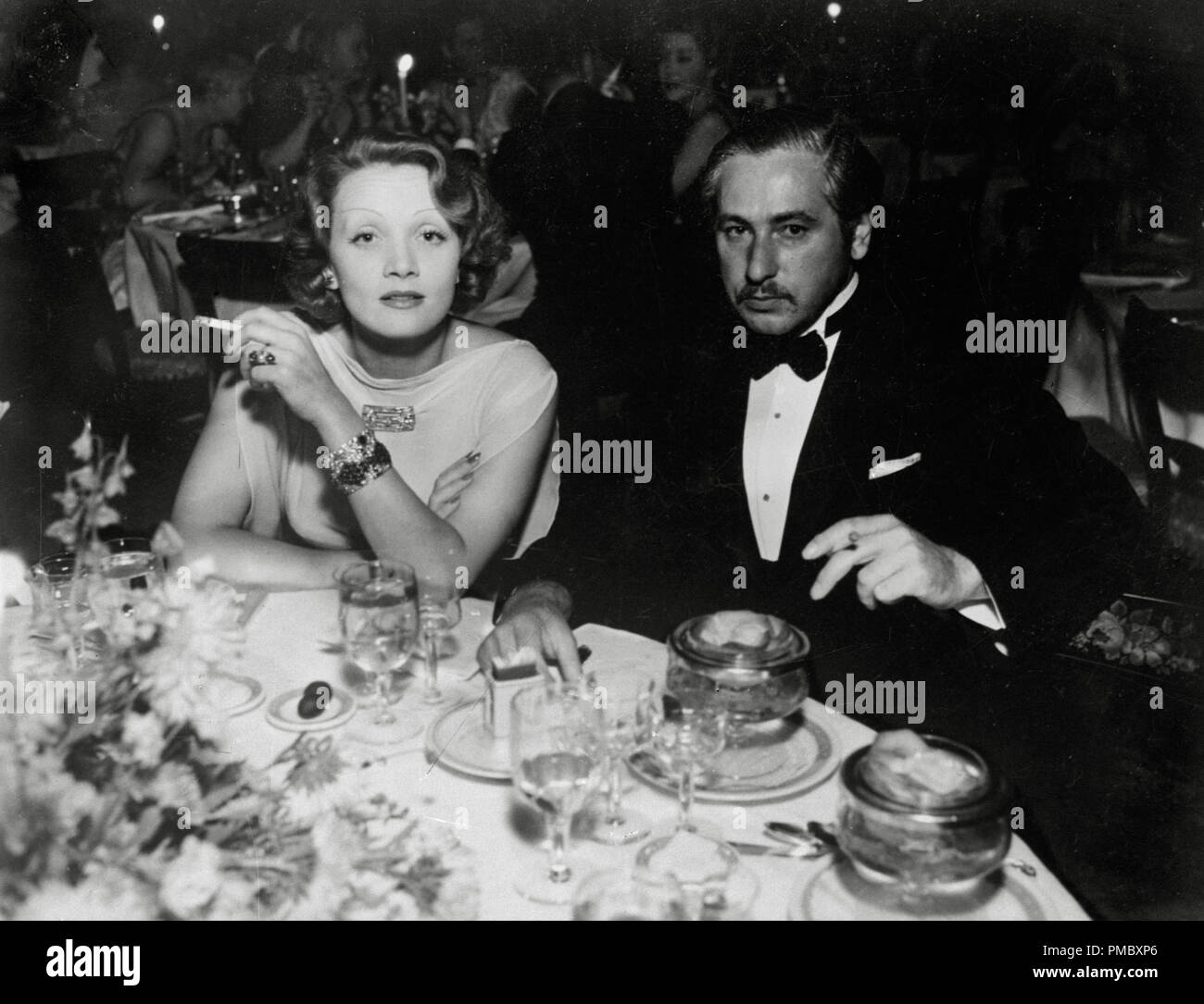 Marlene Dietrich et Josef von Sternberg, vers 1934 référence # 33300_043THA Banque D'Images