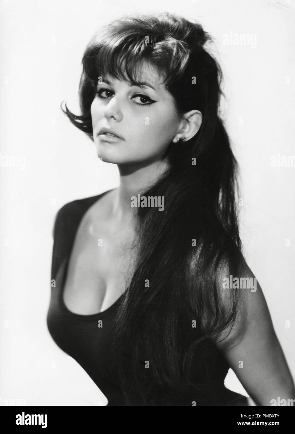 Claudia Cardinale, vers 1960 référence # 33300_111THA Banque D'Images