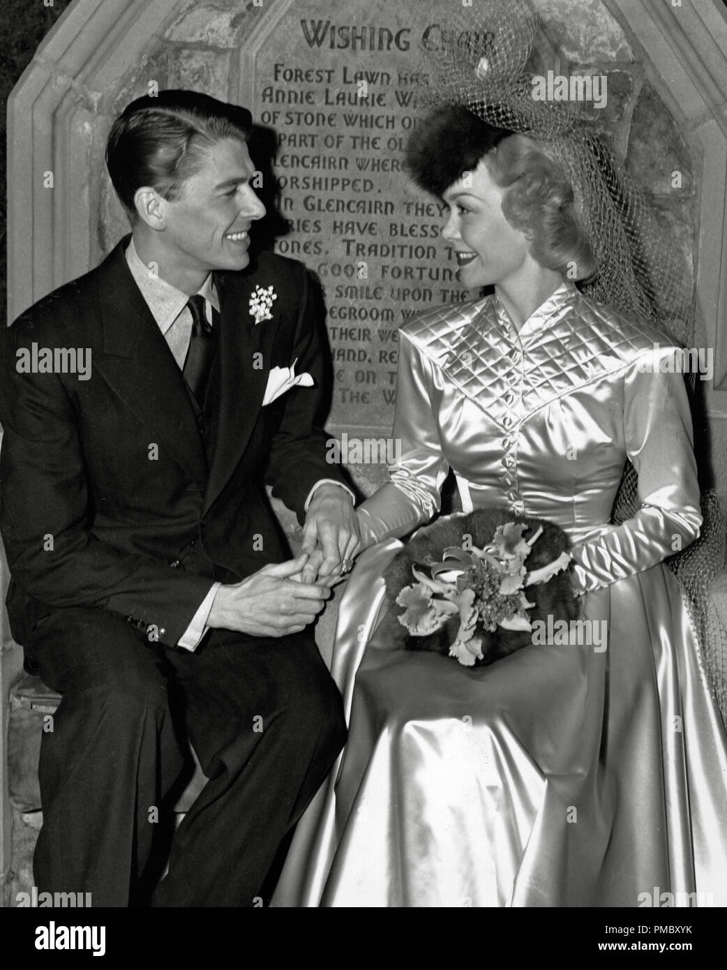 Ronald Reagan et Jane Wyman, 26 janvier 1940 mariage référence #  33300 Fichier 184THA Banque D'Images