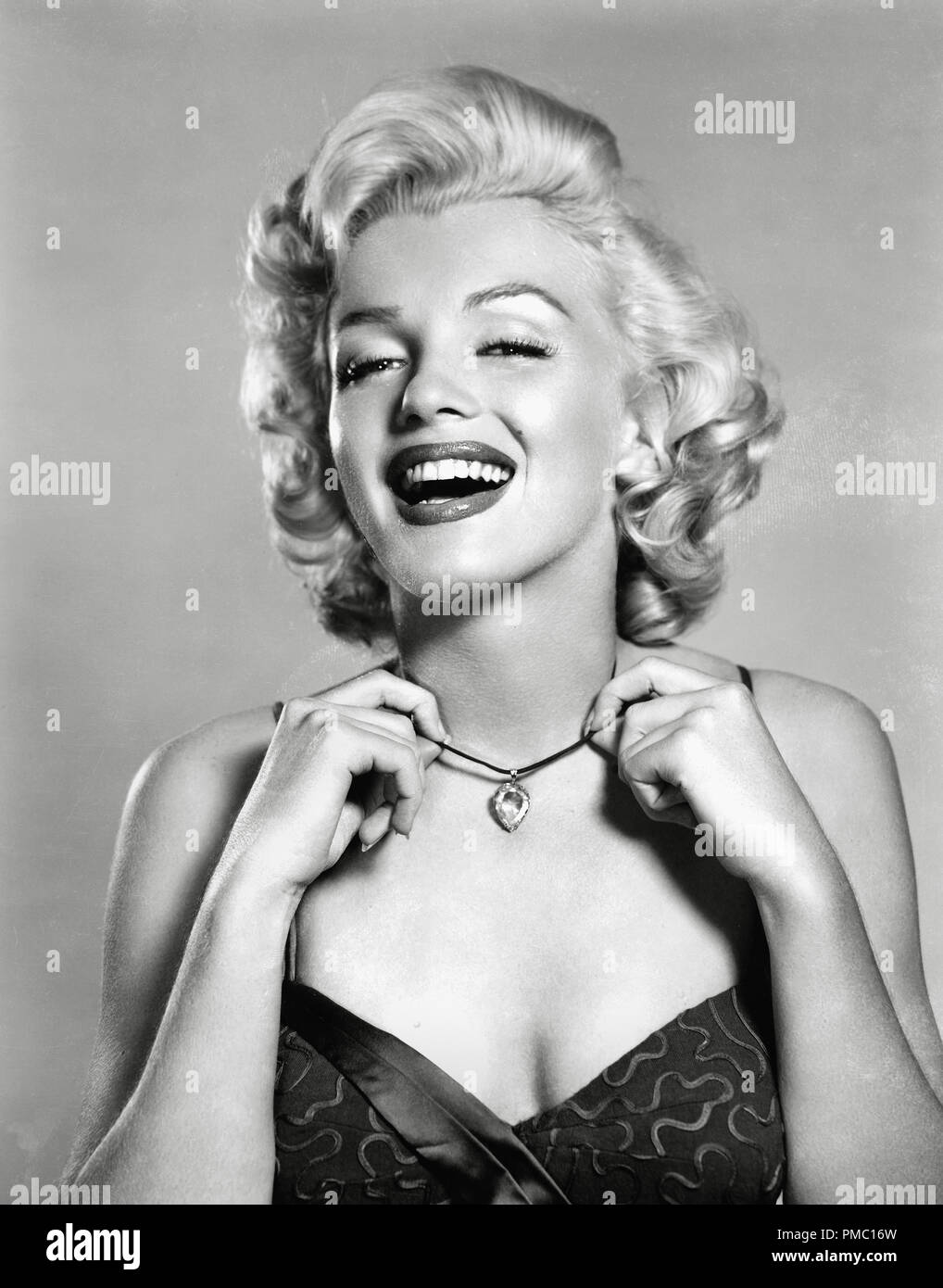 Marilyn Monroe, vers 1952 référence #  33595 202THA Banque D'Images