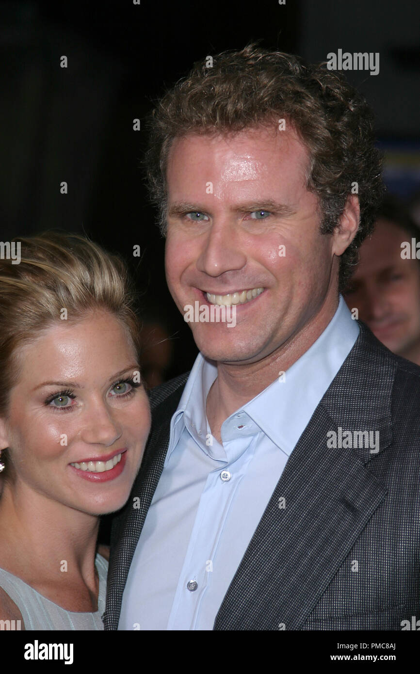 'Le Présentateur : la légende de Ron Burgandy' Premiere 6-28-2004 Christina Applegate, Will Ferrell Photo par Joseph Martinez / PictureLux 21864 Numéro de référence de dossier 0093-picturelux pour un usage éditorial uniquement - Tous droits réservés Banque D'Images