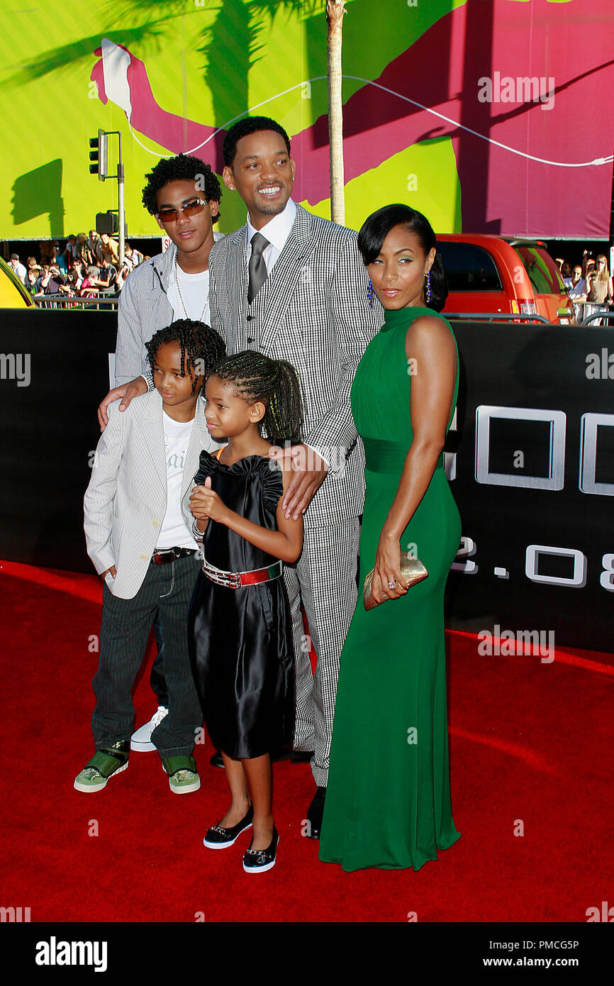 'Hancock' Premiere Trey Smith, Jaden Smith, Willow Smith, Will Smith, Jada Pinkett Smith 6-30-2008 / Grauman's Chinese Theatre / Hollywood, CA / Columbia Pictures / Photo par Joseph Martinez référence #  23564 Fichier 0010PLX pour un usage éditorial uniquement - Tous droits réservés Banque D'Images