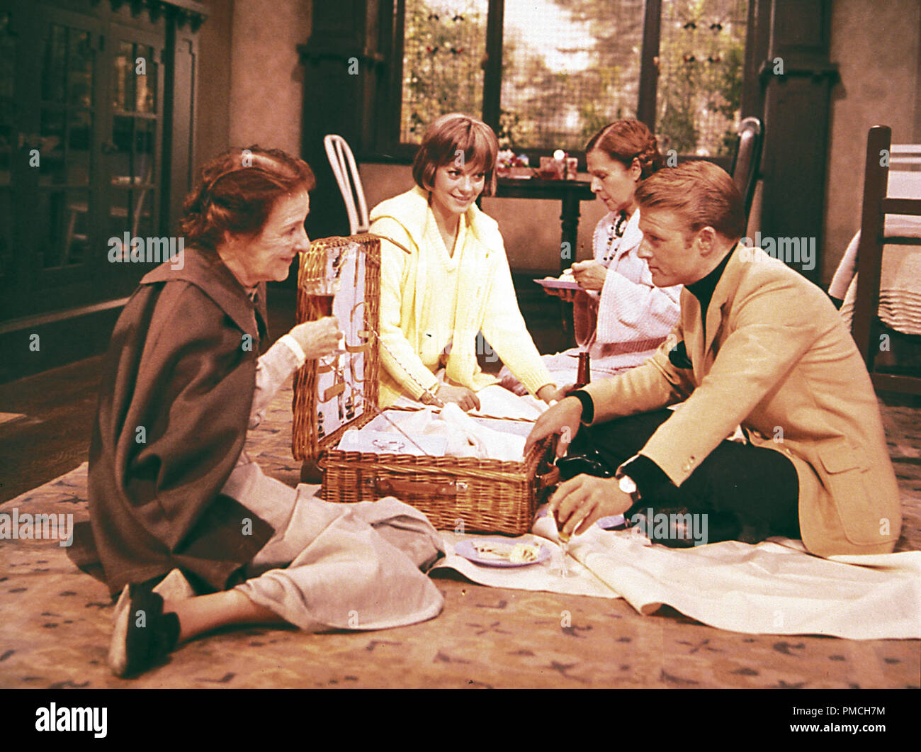 Natalie Wood, Robert Redford, Daisy Clover 'intérieur' (1965) Warner Bros. référence #  33635 Fichier 449THA Banque D'Images