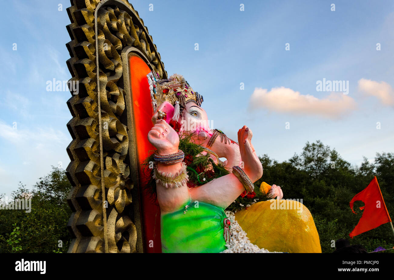 Ganesha idol prises pour l'immersion le cinquième jour de Ganesh Chaturthi à Adpai, Ponda, Goa, Inde. Banque D'Images