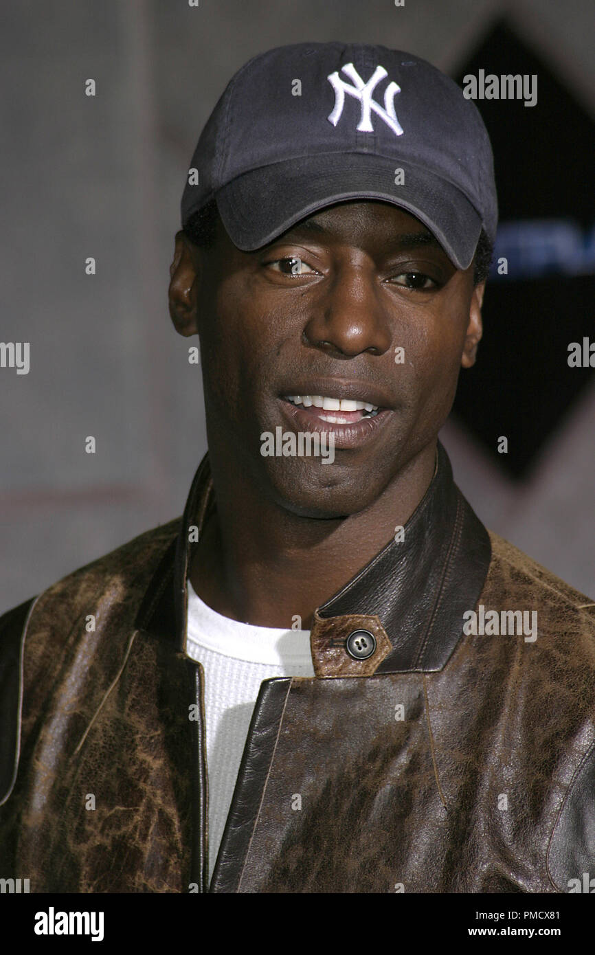 "Flightplan" (Création) Isaiah Washington 09-19-2005 / El Capitan Theatre / Hollywood, CA / Touchstone Pictures / Photo par Joseph Martinez / PictureLux 22472 Numéro de référence de dossier 0067PLX pour un usage éditorial uniquement - Tous droits réservés Banque D'Images