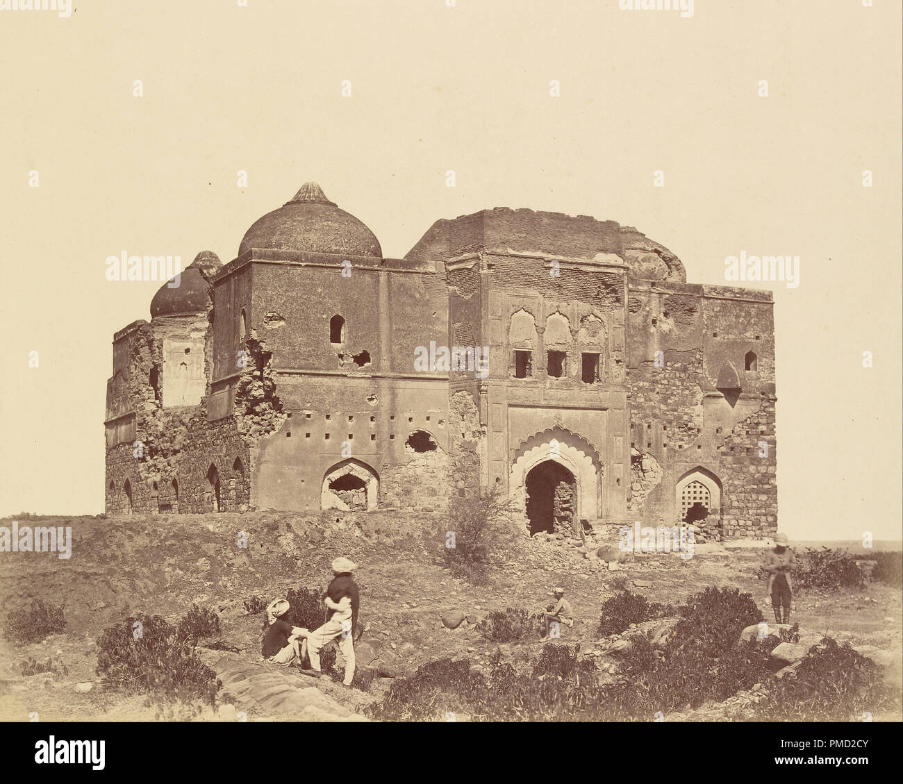 Mosquée [Piquet]. Date/période : 1858. L'impression. Épreuve à l'argent. Hauteur : 248 mm (9,76 in) ; Largeur : 306 mm (12.04 in). Auteur : Felice Beato. Banque D'Images