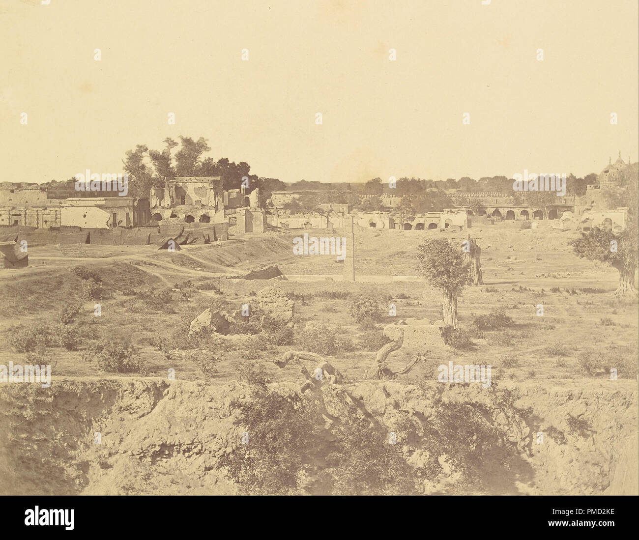 [Position de la batterie Custom House]. Date/période : 1858. L'impression. Épreuve à l'argent. Hauteur : 238 mm (9,37 in) ; Largeur : 306 mm (12.04 in). Auteur : Felice Beato. Banque D'Images