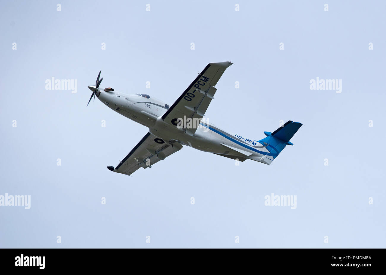 Un pc12/47e Reg OO-PCM au départ d'Inverness en Écosse. Banque D'Images