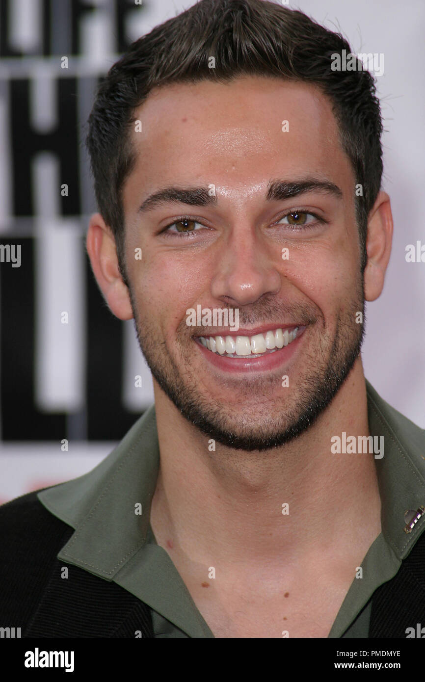 Dodgeball : A True Underdog Story Premiere 6-14-2004 Zachary Levi Photo par Joseph Martinez / PictureLux 21861 Numéro de référence de dossier 0057PLX pour un usage éditorial uniquement - Tous droits réservés Banque D'Images