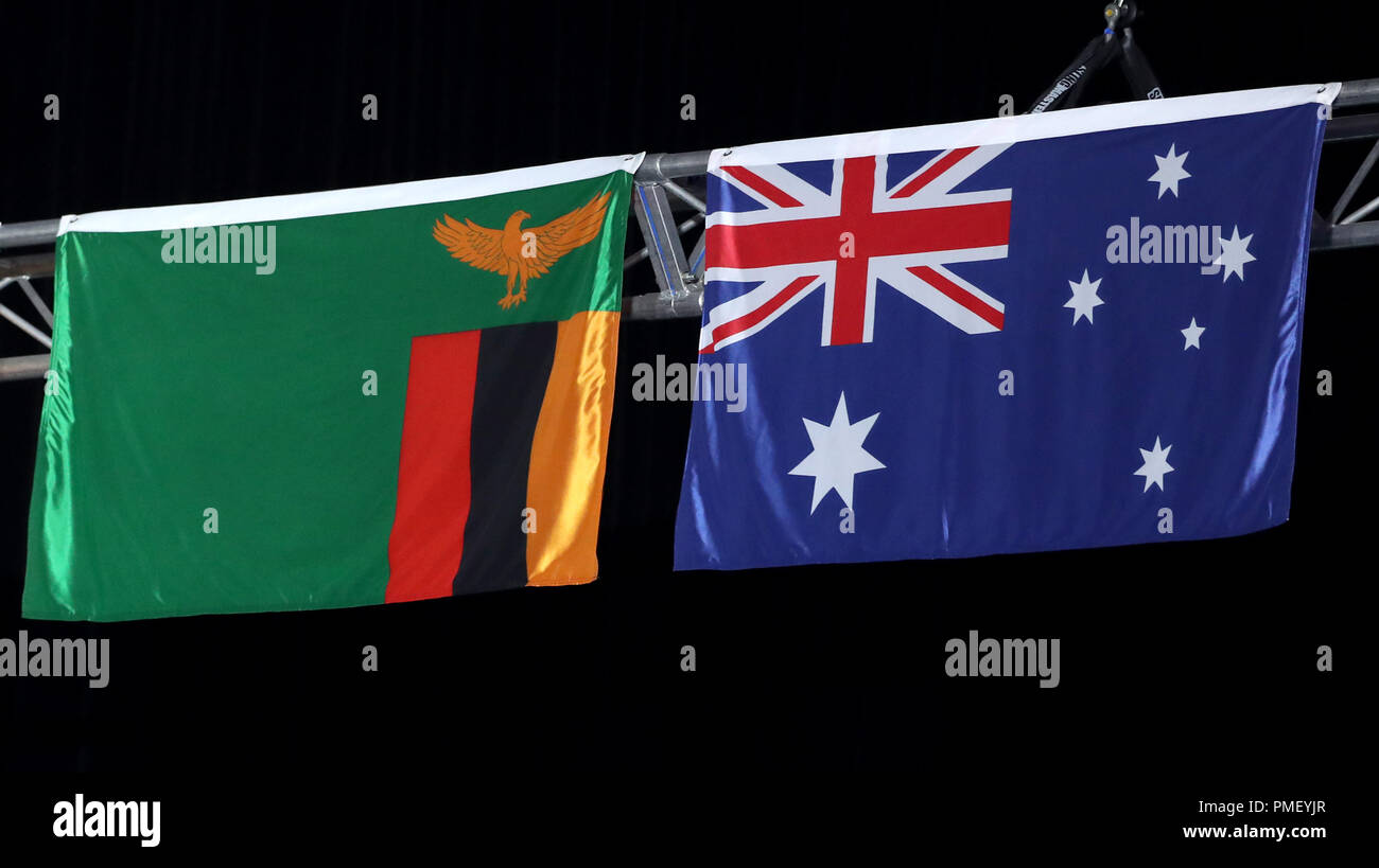 Une vue générale de l'un des drapeaux de la Zambie et de l'Australie (droite) lors de la journée au cours du stade de Carrare sept des Jeux du Commonwealth de 2018 dans la Gold Coast, en Australie. ASSOCIATION DE PRESSE Photo. Photo date : mercredi 11 avril 2018. Voir l'activité histoire de l'ATHLÉTISME DU COMMONWEALTH. Crédit photo doit se lire : Danny Lawson/PA Wire. RESTRICTIONS : un usage éditorial uniquement. Pas d'utilisation commerciale. Pas d'émulation vidéo. Banque D'Images