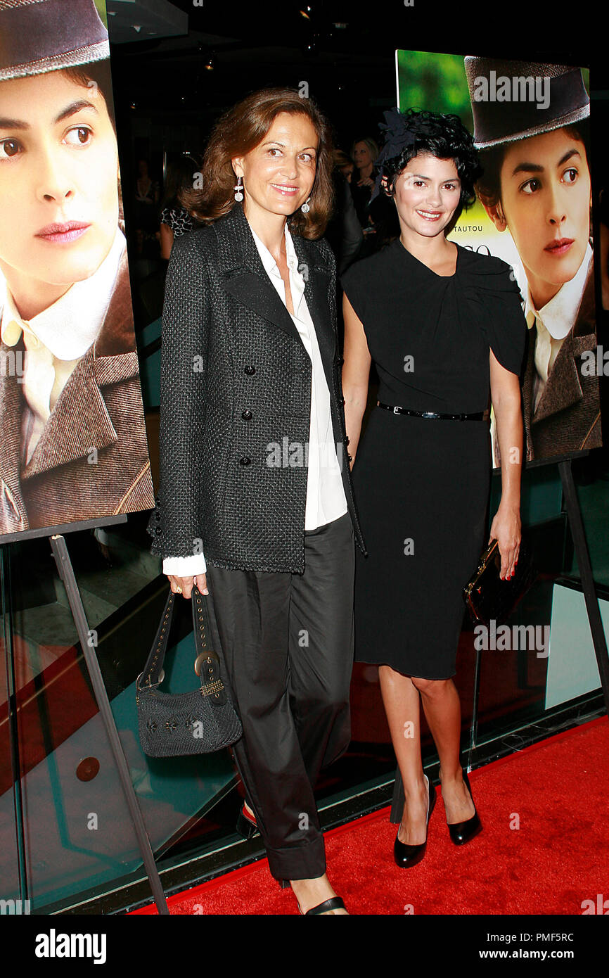 Audrey Tautou et directeur Anne Fontaine lors de la première de Sony Pictures Classics' 'Coco Avant Chanel'. Arrivants tenue au Centre de Design Pacifique - Silver Screen Theatre de West Hollywood, CA, le 9 septembre 2009. Photo par : Joseph Martinez / PictureLux 30070 Numéro de référence de dossier 25PLX pour un usage éditorial uniquement - Tous droits réservés Banque D'Images