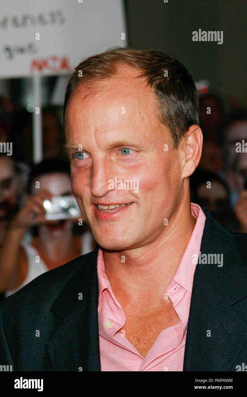 Woody Harrelson chez Sony Pictures' 'Zombieland' Premiere. Arrivants tenue au Grauman's Chinese Theatre à Hollywood, CA, le 23 septembre 2009. © Joseph Martinez / Picturelux_30077 Numéro de référence de dossier 68JM pour un usage éditorial uniquement - Tous droits réservés Banque D'Images