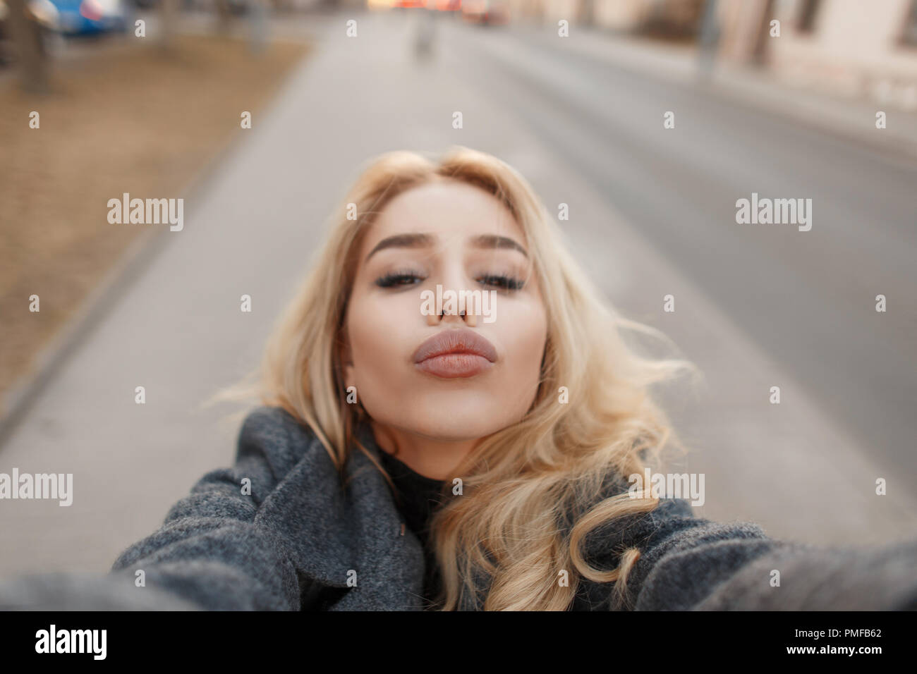 Big lips kiss Banque de photographies et d'images à haute résolution - Alamy