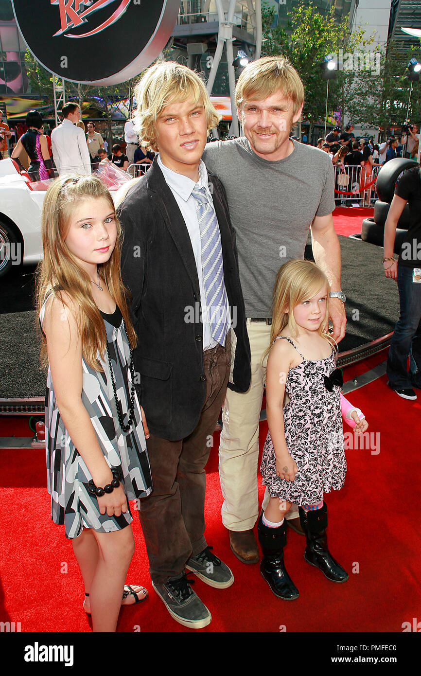 Le « Speed Racer' Premiere Cambrie Schroder, Rick Schroder, foi Schroder, Luc Schroder 4-26-2008 / Nokia Theatre / Los Angeles, CA / Warner Brothers / Photo par Joseph Martinez référence #  23503 Fichier 0037JM pour un usage éditorial uniquement - Banque D'Images