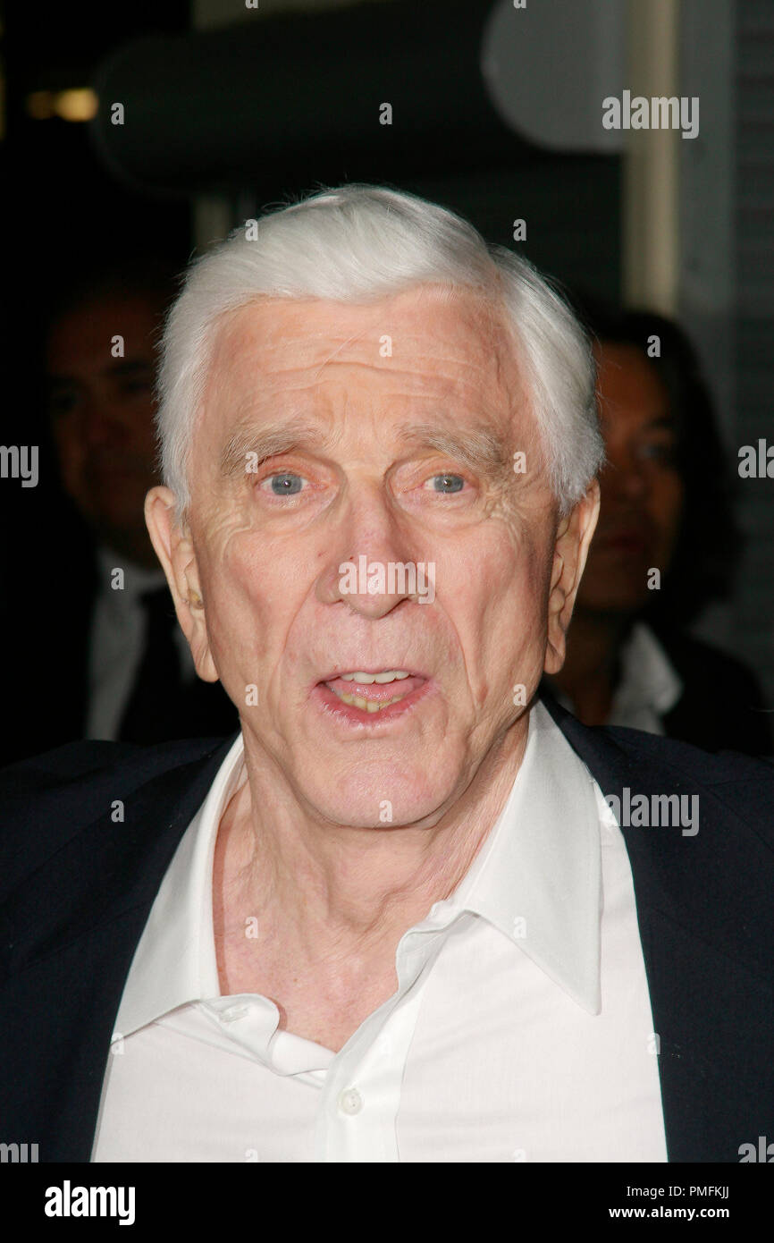 Leslie Nielsen à la Premiere de 'Stan Helsing '. Arrivants tenue à l'Arclight Hollywood à Hollywood, CA, 20 octobre 2009. Photo par : PictureLux 30091 Numéro de référence de dossier 03PLX pour un usage éditorial uniquement - Tous droits réservés Banque D'Images