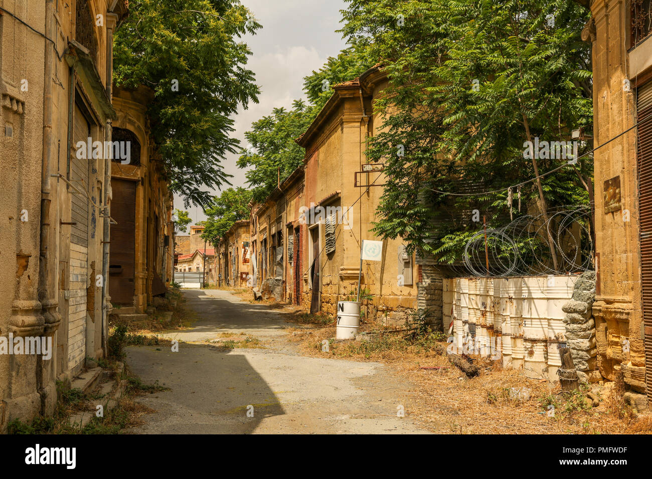 La rue Ledra, une partie de la Ligne verte zone tampon surveillée par l'ONU et sépare le nord et le sud de Chypre à la suite de la guerre de 1974. Banque D'Images