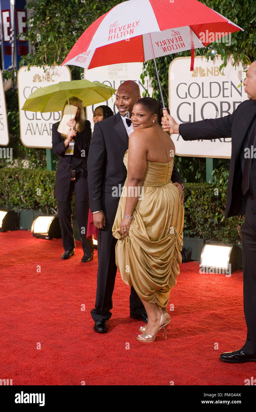 Nommé pour la meilleure interprétation féminine DANS UN RÔLE DE SOUTIEN DANS UN FILM pour son rôle dans "Precious : Basé sur le roman pousser par Sapphire" l'actrice Mo'nique avec l'acteur Sidney Hicks assister à la 67e assemblée annuelle Golden Globes Awards au Beverly Hilton à Beverly Hills, CA Dimanche, 17 janvier 2010. Banque D'Images