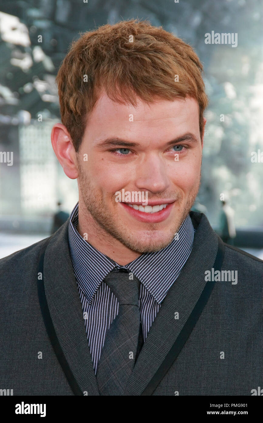 Kellan Lutz lors de la première de Warner Brothers Pictures' 'création'. Arrivants tenue au Grauman's Chinese Theatre à Hollywood, CA, 13 juillet 2010. Photo par Joseph Martinez / PictureLux 30329 Numéro de référence de dossier 006PLX pour un usage éditorial uniquement - Tous droits réservés Banque D'Images