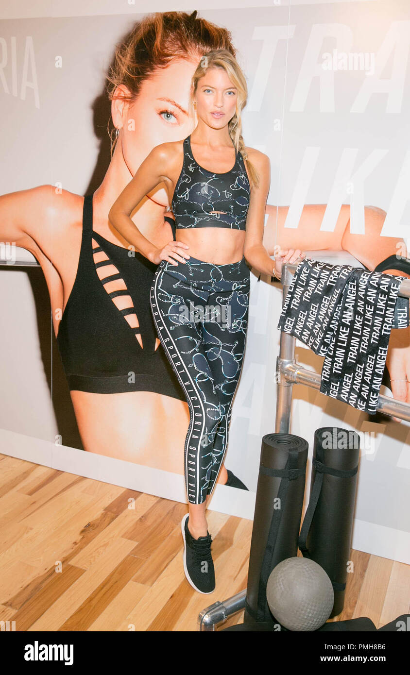 New York, États-Unis, 18 septembre 2018 Victoria's Secret Angel Martha Hunt est forte pour le 2018 Victoria's Secret Fashion Show. Sppider/ Alamy Live News Banque D'Images