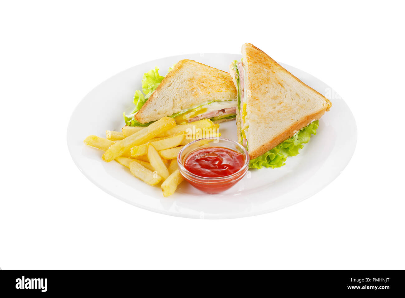 Sandwich avec œufs brouillés, bacon, jambon, et laitue, frites et ketchup, sauce barbecue. Vue de côté. Pour servir un café, un restaurant à la moi Banque D'Images