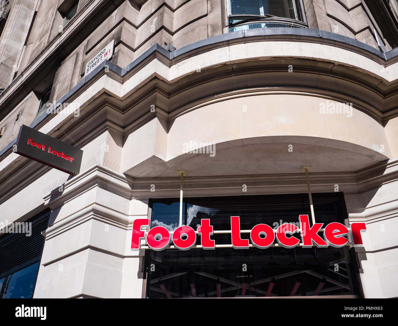 Foot locker logo Banque de photographies et d'images à haute résolution -  Alamy