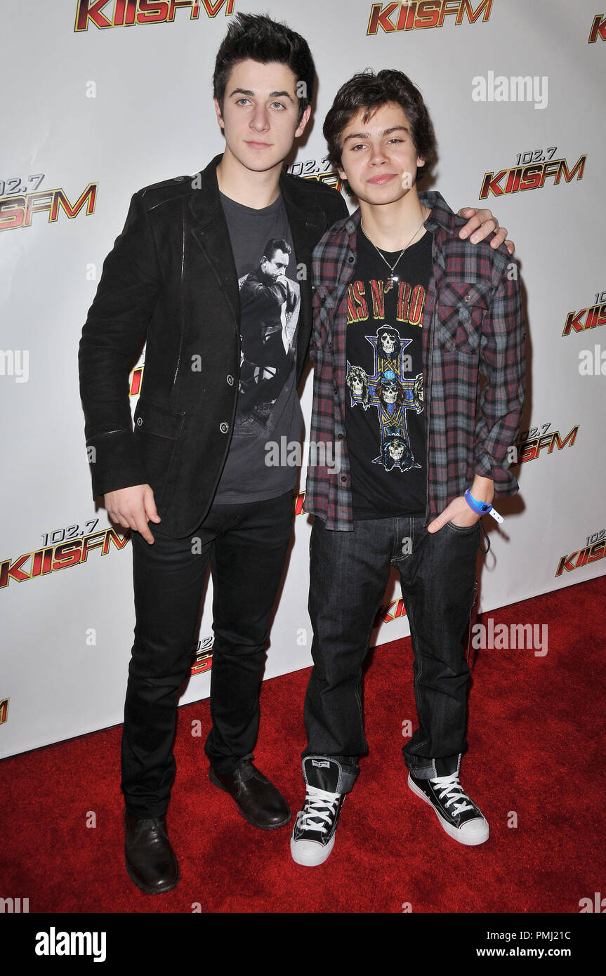 David Henrie et Jake T Austin à 102.7 KIIS FM's Jingle Ball 2010 s'est tenue lors de la Nokia Theatre L.A. Vivre à Los Angeles, CA. L'événement a eu lieu le dimanche, 5 décembre 2010. Photo de RPAC/PictureLux 30739 Numéro de référence de dossier 066PLX pour un usage éditorial uniquement - Tous droits réservés Banque D'Images