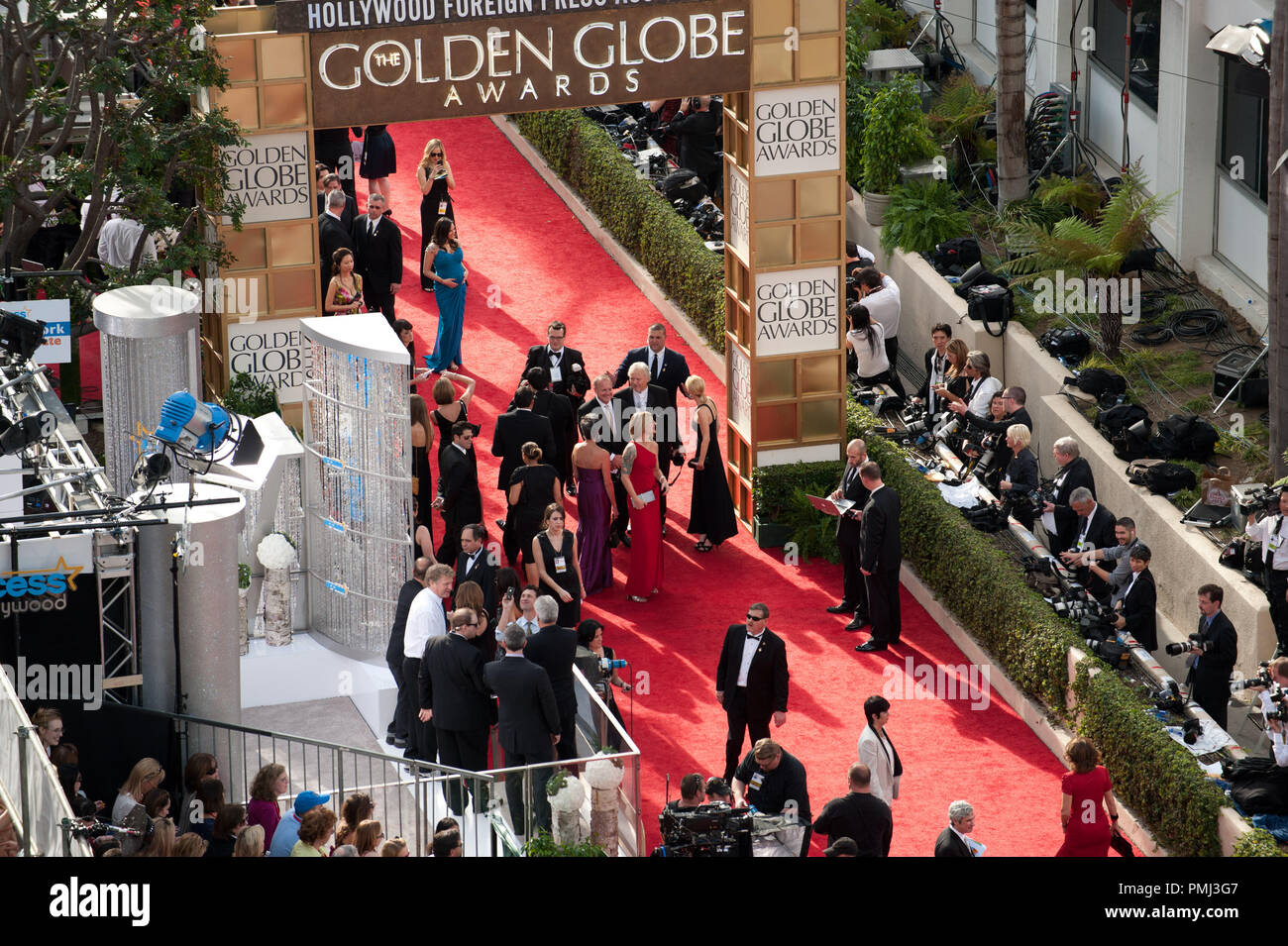 Les célébrités arrivent à la 68e assemblée annuelle Golden Globe Awards au Beverly Hilton de Los Angeles, CA le dimanche, 16 janvier 2011. Référence de fichier #  30825 621 pour un usage éditorial uniquement - Tous droits réservés Banque D'Images