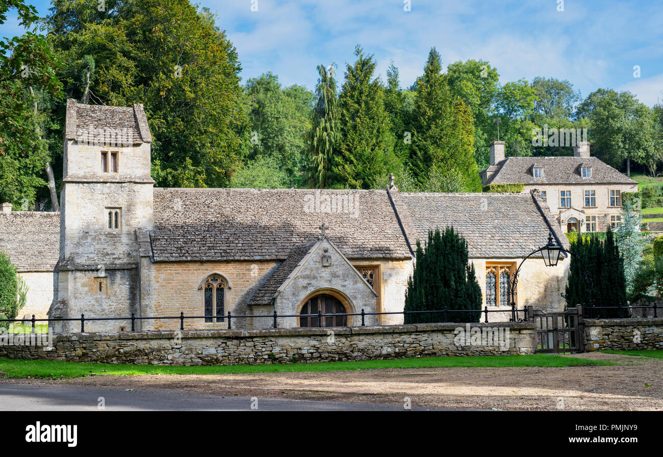 St Margarets église dans le village de Cotswold Bagendon, Cotswolds, Gloucestershire, Angleterre Banque D'Images