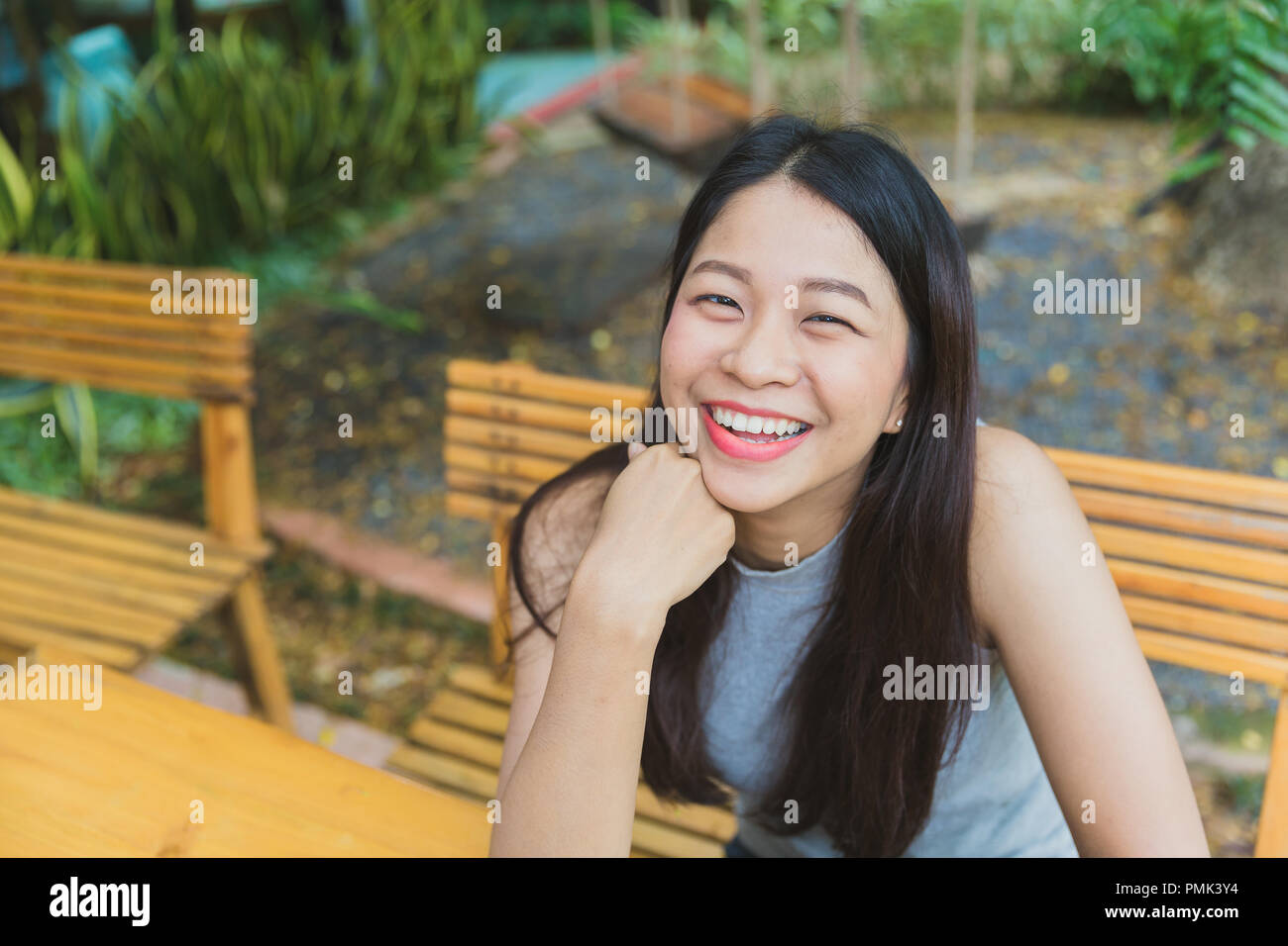 Sourire thaï femme asiatique teen cute smiling happy profitez de vie Banque D'Images