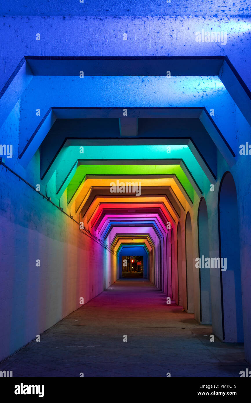 Arc-en-ciel LED Tunnel, Birmingham Al Banque D'Images
