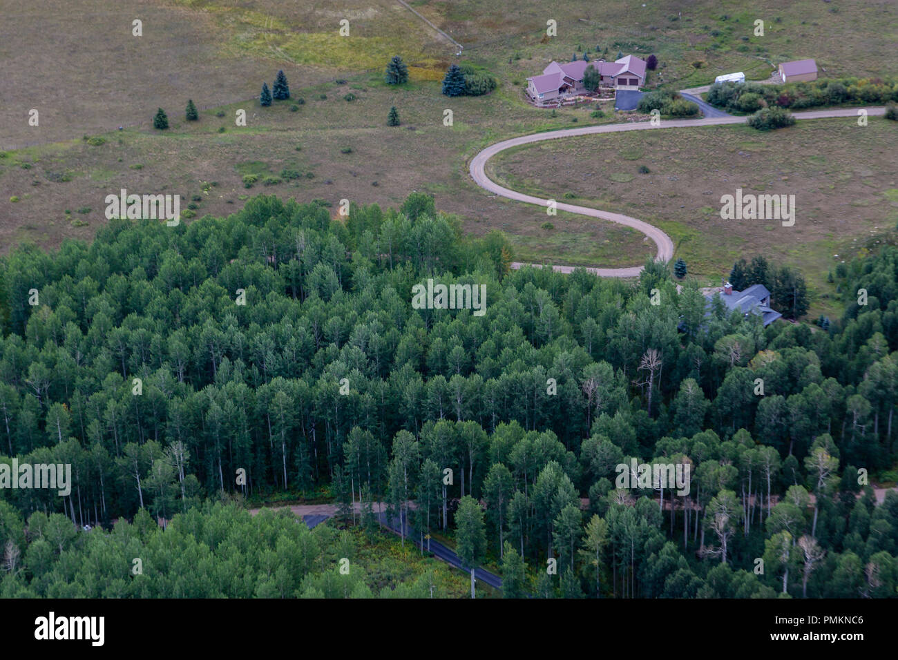 Une résidence confortable dos jusqu'à la Forêt Nationale de San Juan offre un sentiment d'intimité et de confort près de Durango, Colorado Banque D'Images