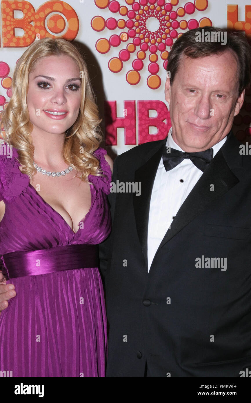 Ashley Madison et James Woods à la chaîne HBO's Post 63e Emmy Awards annuel Partie. Tenue des arrivées dans le Pacifique au centre de design pacifique de West Hollywood, CA, le 18 septembre 2011. Photo par : R.Anthony / PictureLux Banque D'Images