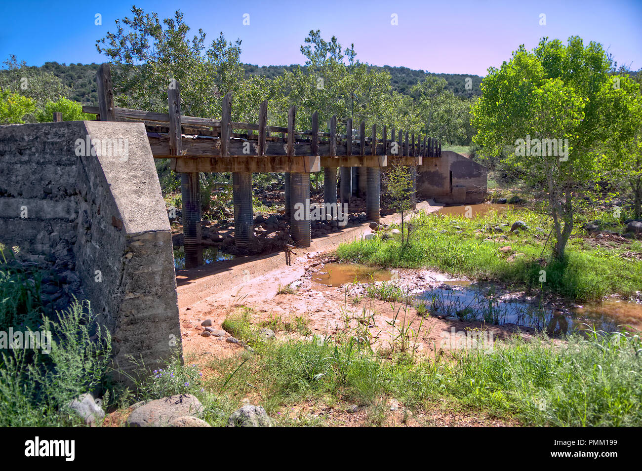 Pont sur l'abandon, Oak Creek de Sedona, Arizona, United States Banque D'Images