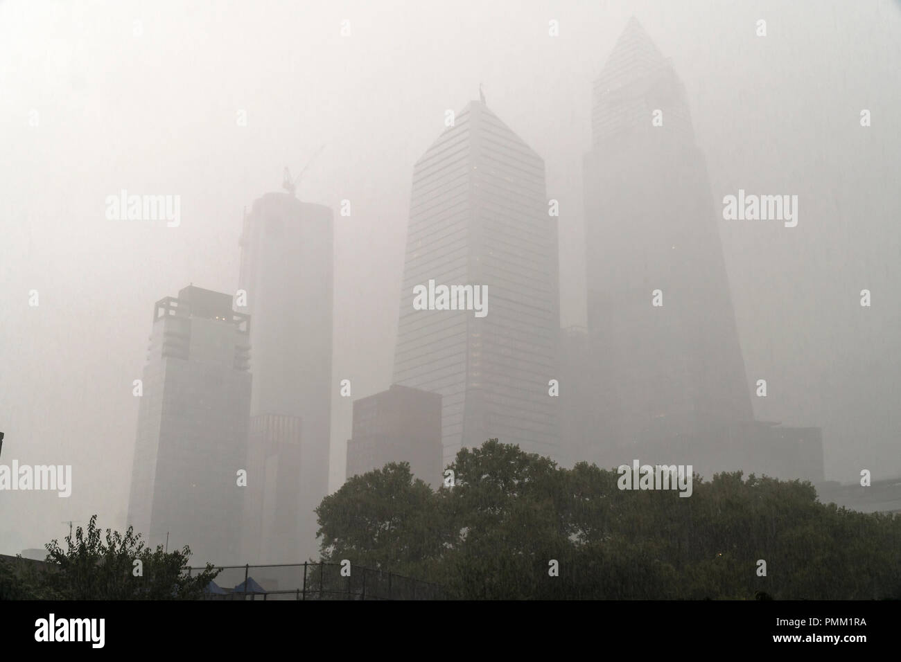 Le développement d'Hudson Yards disparaît dans une pluie torrentielle causés par l'ouragan Florence voyageant au nord, le mardi 18 septembre 2018. (Â© Richard B. Levine) Banque D'Images