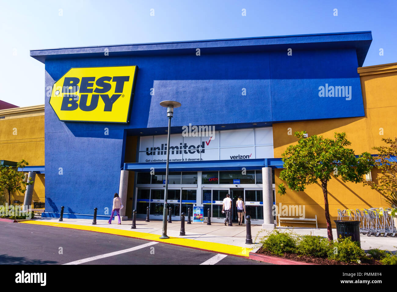 19 août 2018 sur la montagne / CA / USA - Best Buy shop entrée de l'un de leurs emplacements dans le sud de San Francisco bay area Banque D'Images