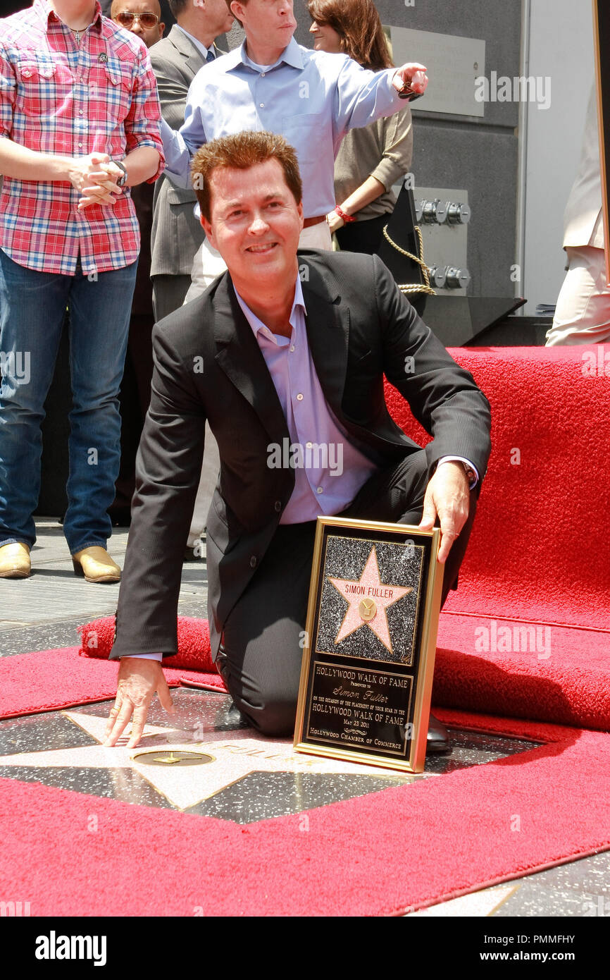 Simon Fuller à la Chambre de commerce de Hollywood cérémonie en l'honneur de Simon Fuller avec une étoile sur le Hollywood Walk of Fame à Hollywood, CA, le 23 mai 2011. Photo par Joe Martinez / PictureLux Banque D'Images