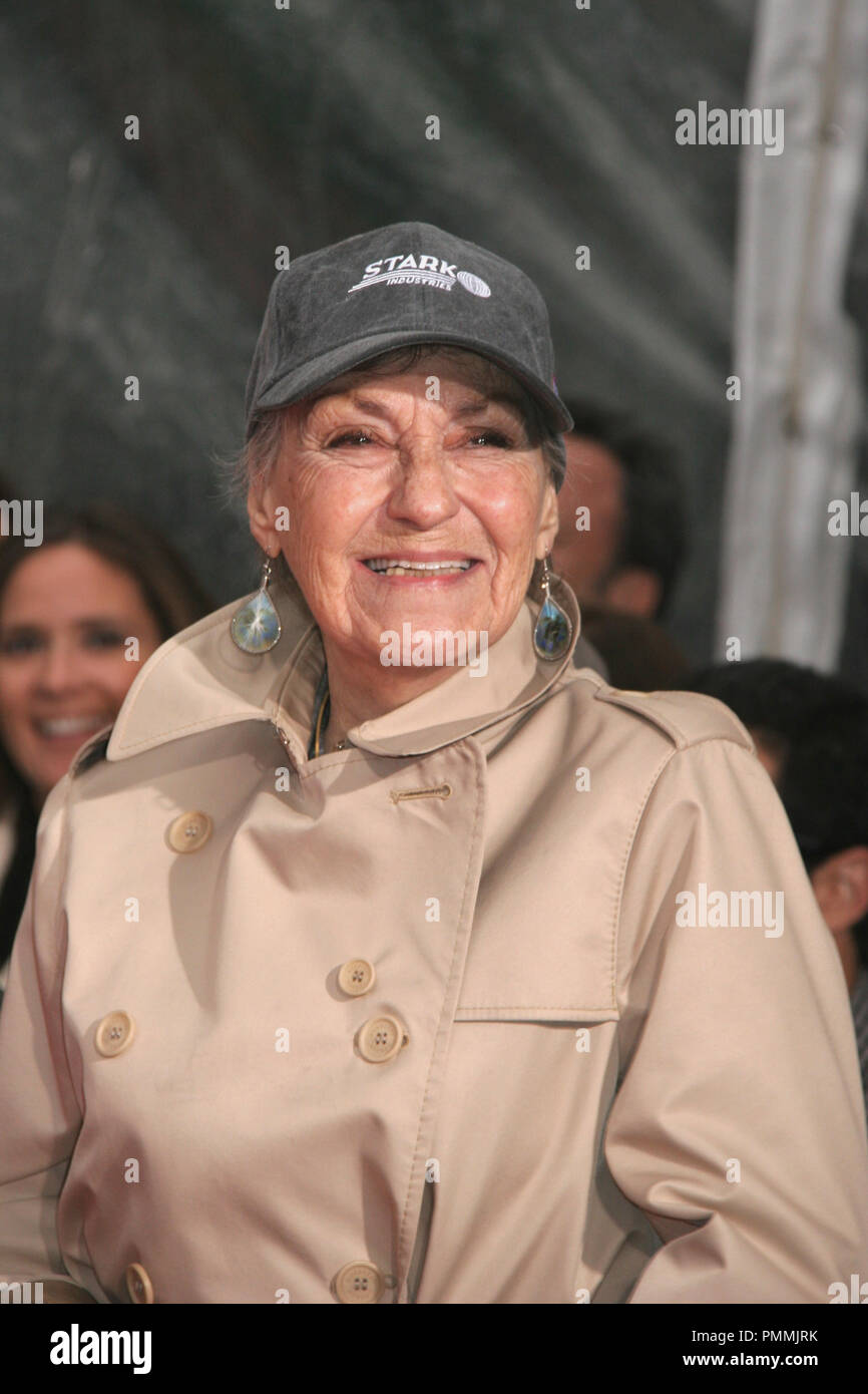 Maman, Elsie Ford 12/07/09 'Robert Downey Jr. et Main Ceremoney' empreinte @Grauman's Chinese Theater, du Hollywood Photo de Kuroda Ima/ HNW/ Picturelux_31126 Numéro de référence de dossier 043HNW pour un usage éditorial uniquement - Tous droits réservés Banque D'Images
