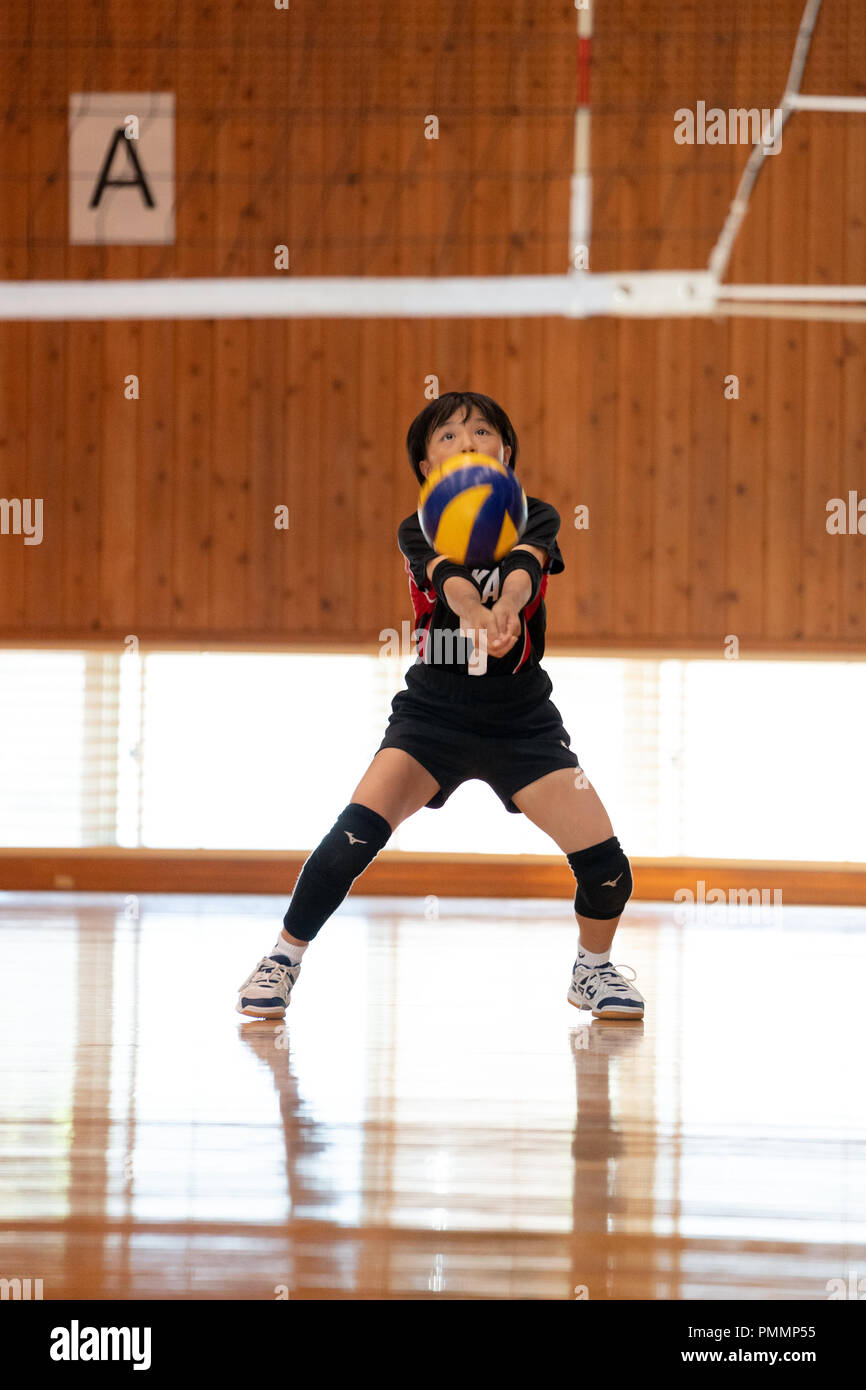 Volley-ball (Junior High School Student) Banque D'Images