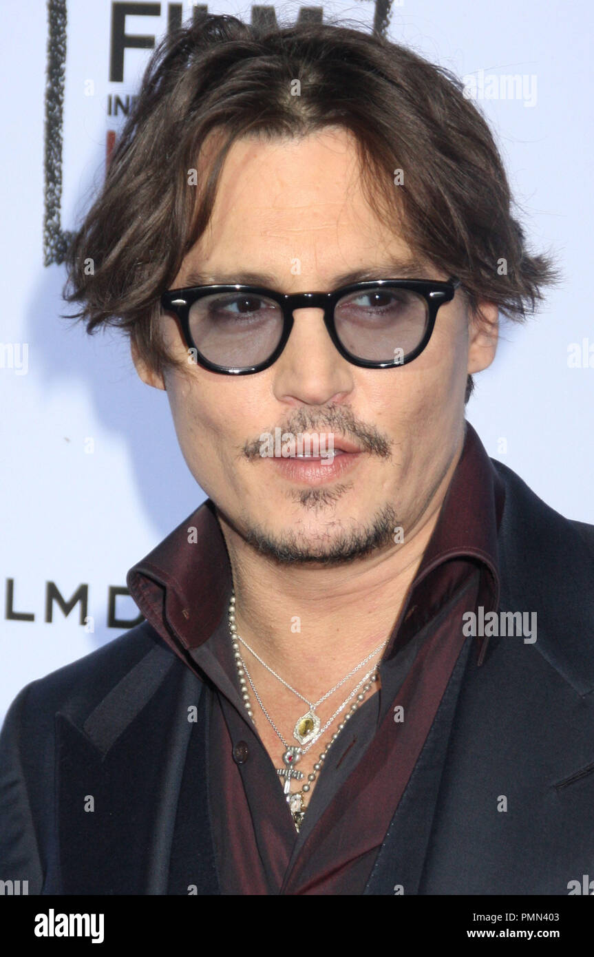 Johnny Depp lors de la première mondiale de 'La Rum Diary' pour le film indépendant, au LACMA series a tenu au LACMA à Los Angeles, CA le Jeudi, 13 octobre, 2011. Photo par Pedro/ PictureLux Ulayan/ RPAC Banque D'Images