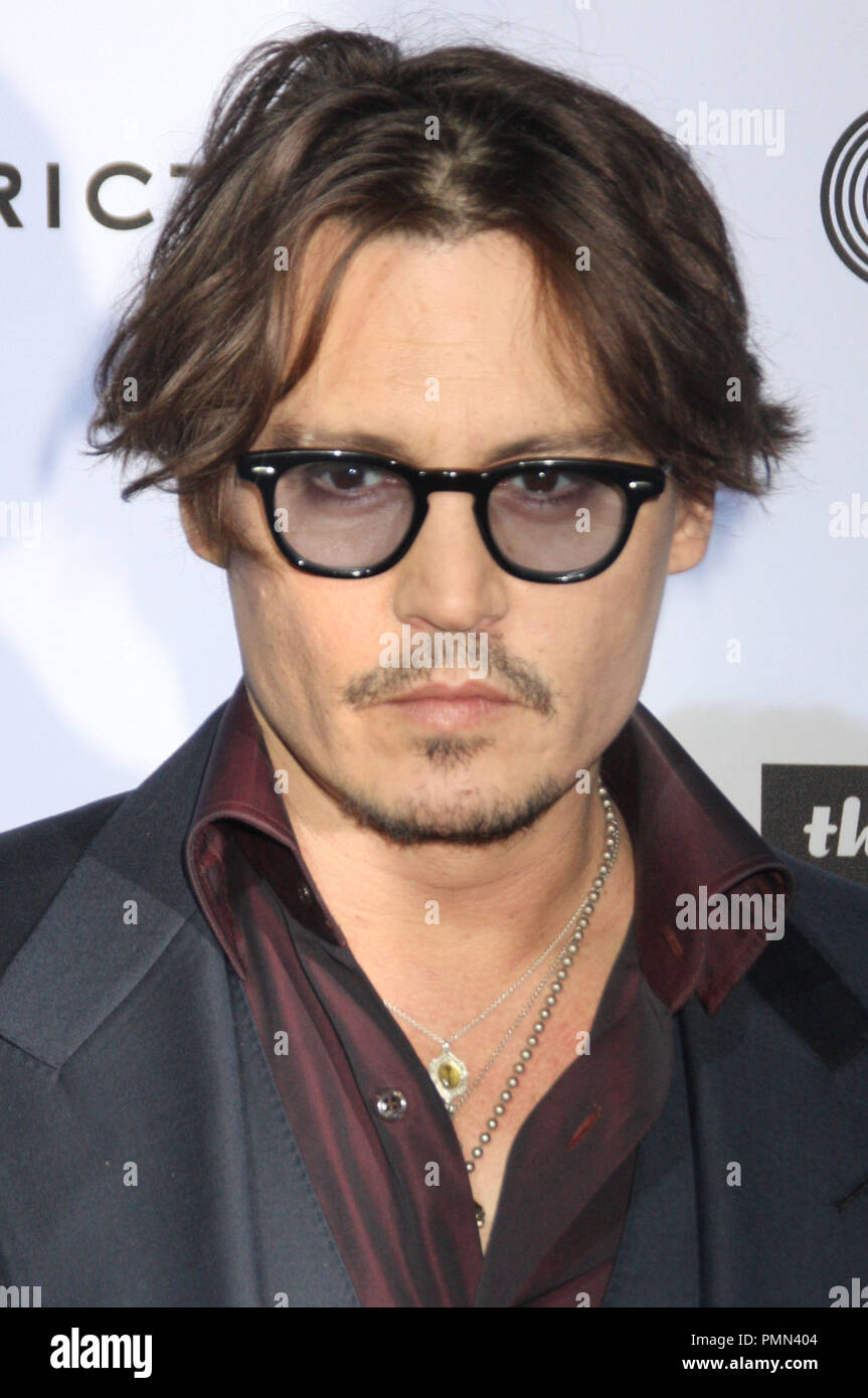 Johnny Depp lors de la première mondiale de 'La Rum Diary' pour le film indépendant, au LACMA series a tenu au LACMA à Los Angeles, CA le Jeudi, 13 octobre, 2011. Photo par Pedro/ PictureLux Ulayan/ RPAC Banque D'Images