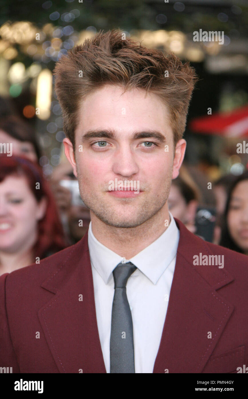 Robert Pattinson 06/24/2010 'La Saga Twilight : Eclipse' Premiere @Nokia Theater à LA LIVE, le centre-ville de la photo de Kuroda Ima/ HNW/ PictureLux 31235 Numéro de référence de dossier 003HNW pour un usage éditorial uniquement - Tous droits réservés Banque D'Images Robert Pattinson 06/24/2010 'La Saga Twilight : Eclipse' Premiere @Nokia Theater à LA LIVE, le centre-ville de la photo de Kuroda Ima/ HNW/ PictureLux 31235 Numéro de référence de dossier 003HNW pour un usage éditorial uniquement - Tous droits réservés Banque D'Images