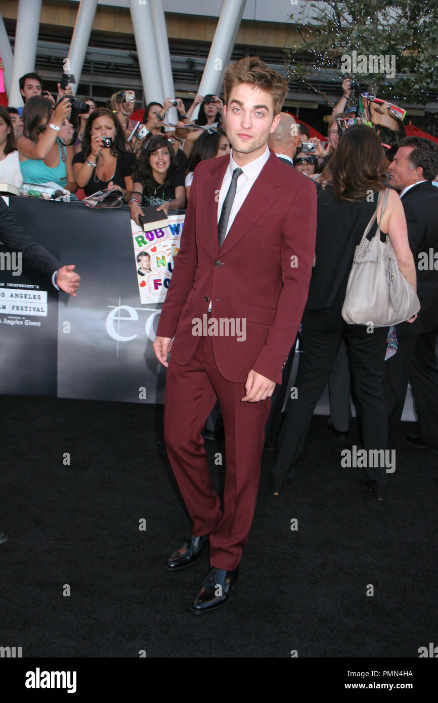 Robert Pattinson 06/24/2010 'La Saga Twilight : Eclipse' Premiere @Nokia Theater à LA LIVE, le centre-ville de la photo de Kuroda Ima/ HNW/ PictureLux 31235 Numéro de référence de dossier 008HNW pour un usage éditorial uniquement - Tous droits réservés Banque D'Images Robert Pattinson 06/24/2010 'La Saga Twilight : Eclipse' Premiere @Nokia Theater à LA LIVE, le centre-ville de la photo de Kuroda Ima/ HNW/ PictureLux 31235 Numéro de référence de dossier 008HNW pour un usage éditorial uniquement - Tous droits réservés Banque D'Images