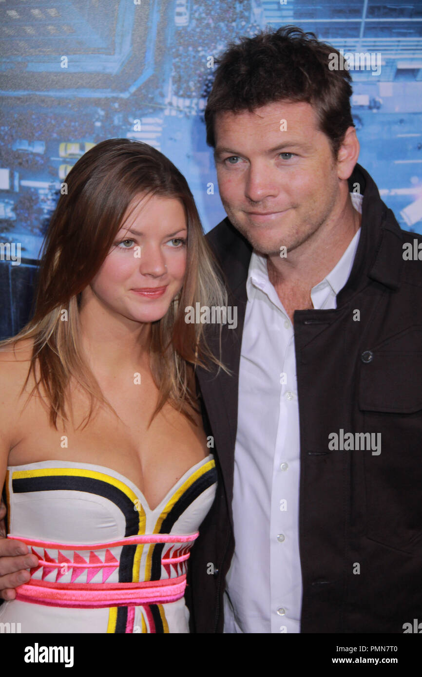 Crystal Humphries ; Sam Worthington 01/23/2012 "l'homme sur une corniche' Premiere tenue au Grauman's Chinese Theatre à Hollywood, CA Photo par Izumi / PictureLux HollywoodNewsWire.net / Hasegawa Banque D'Images