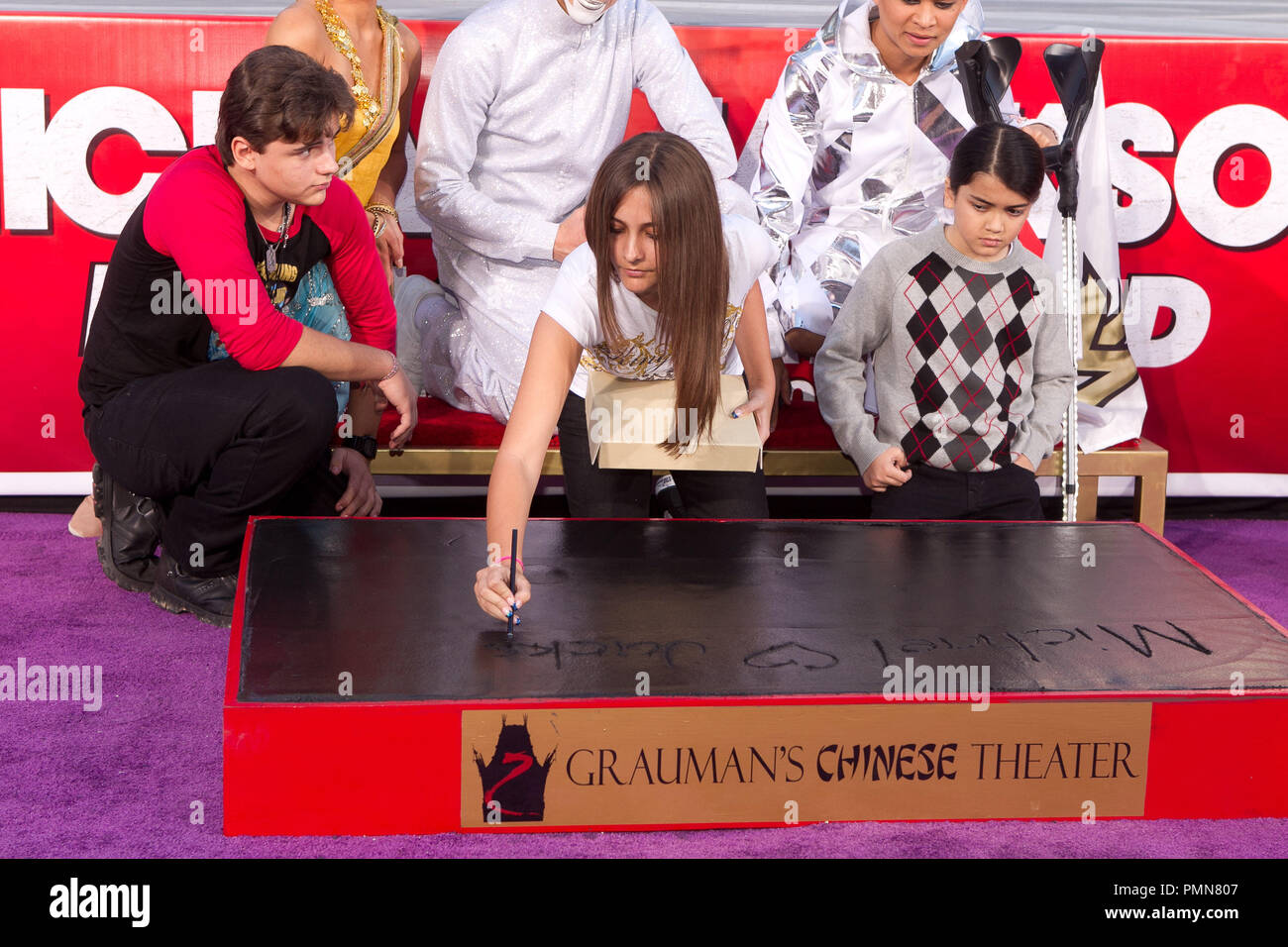 (L-R) Prince Jackson Jackson, Blanket et Paris Jackson à la Michael Jackson immortalisé avec la main et l'Empreinte cérémonie à l'Grauman's Chinese Theatre à Hollywood, CA. L'événement a eu lieu le Jeudi, Janvier 26, 2012. Photo par Eden Ari/ RPAC/ PictureLux Banque D'Images