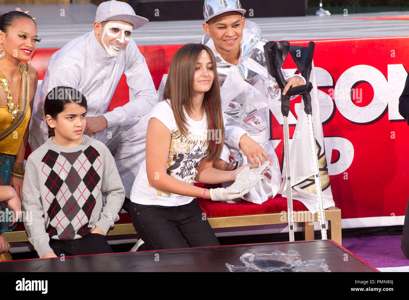 Blanket et Paris Jackson Michael Jackson immortalisé à la main et l'empreinte avec cérémonie à l'Grauman's Chinese Theatre à Hollywood, CA. L'événement a eu lieu le Jeudi, Janvier 26, 2012. Photo par Eden Ari/ RPAC/ PictureLux Banque D'Images