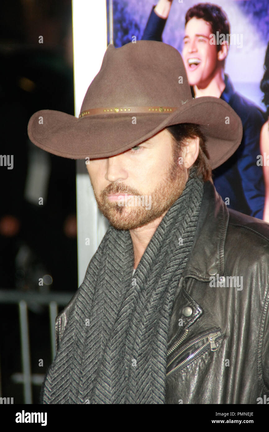 Billy Ray Cyrus lors de la première mondiale de Warner Brothers Pictures, 'joie'. Arrivants tenue au Grauman's Chinese Theatre à Hollywood, CA, le 9 janvier 2012. Photo par Joe Martinez / PictureLux Banque D'Images