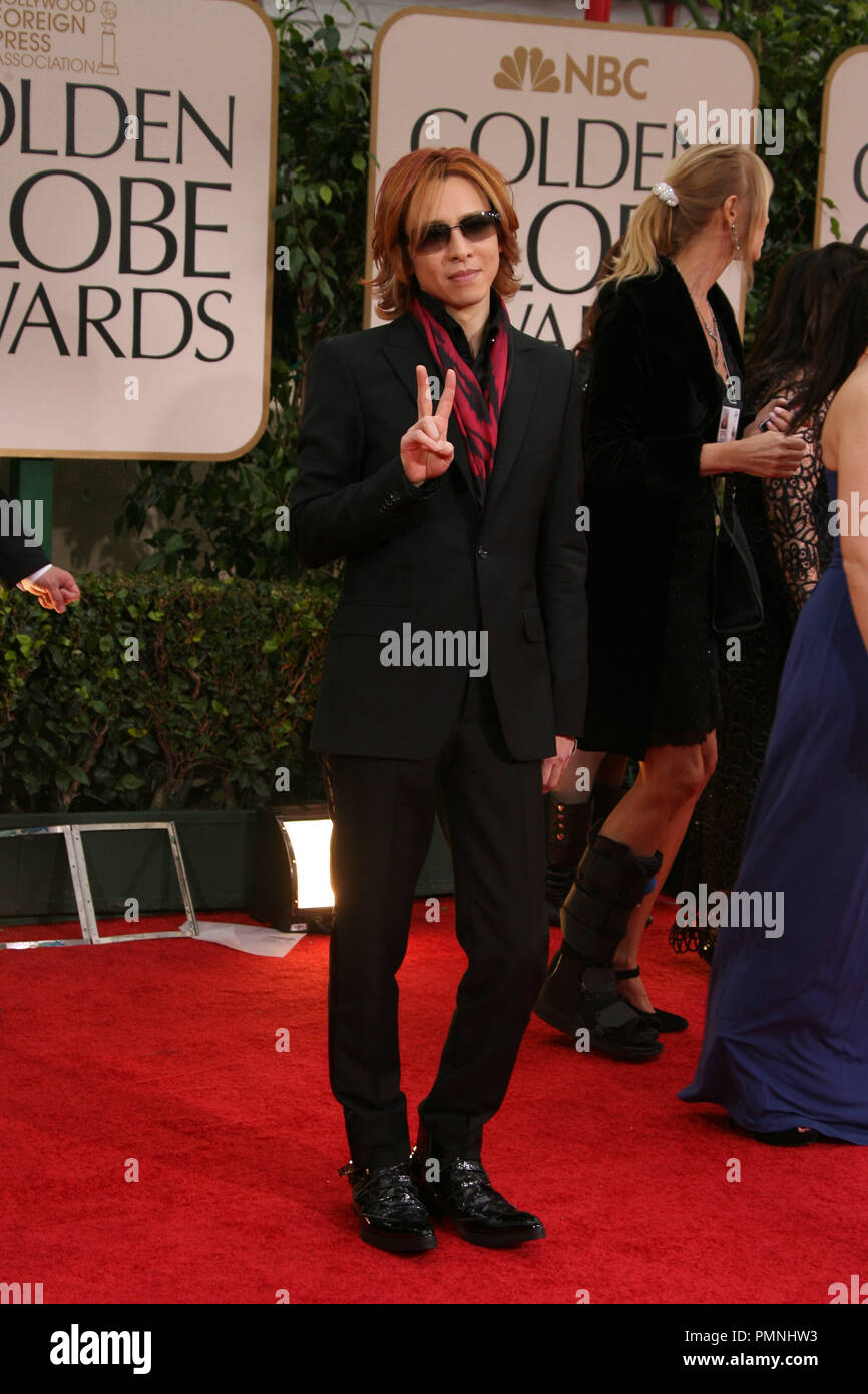 Yoshiki à l'arrivée de la 69e Golden Globe Awards annuel tenu à l'hôtel Beverly Hilton à Beverly Hills, CA le dimanche, Janvier 15, 2012. Photo par AJ Garcia / PictureLux 31339 Numéro de référence de dossier 794AJ pour un usage éditorial uniquement - Tous droits réservés Banque D'Images